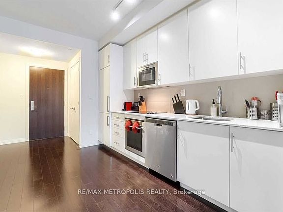 4th image of 460 Adelaide St E #520