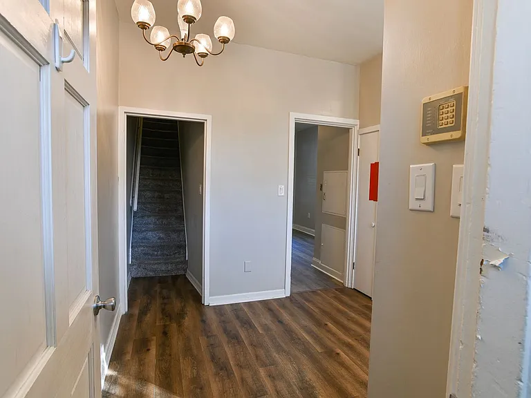 226 Forster St — Photo 5