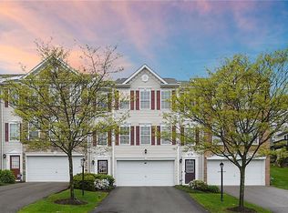 136 Lockheed Dr, Coraopolis, PA 15108