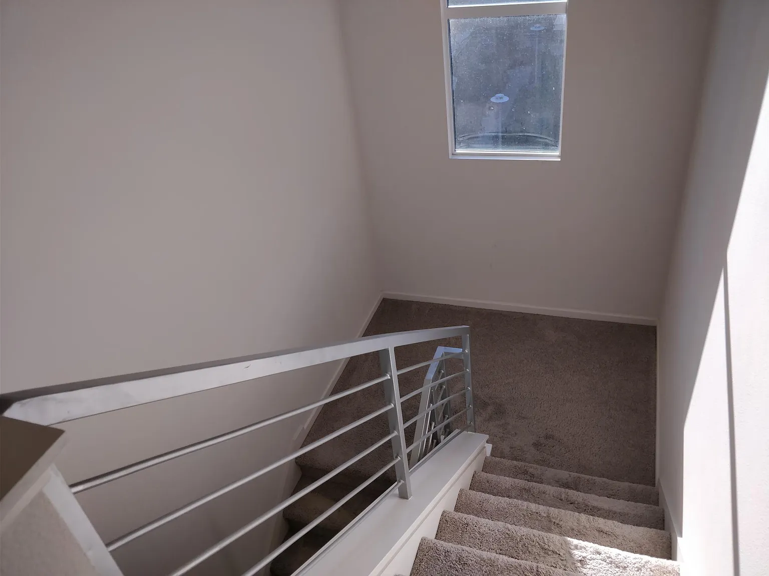 3 bed, 2.5 bath, 2250 sqft, $4,400 — Photo 3