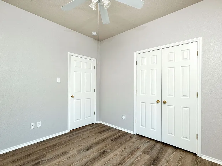 2826 Southampton Way — Photo 12