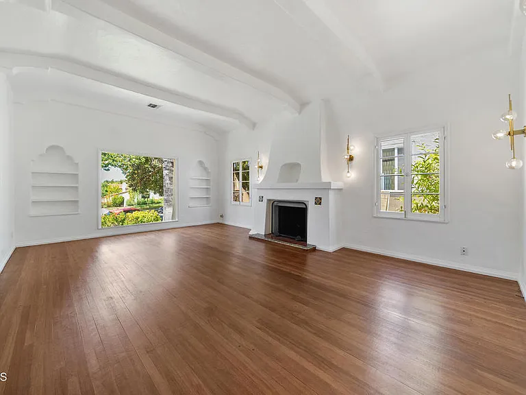 1412 Norton Ave — Photo 1