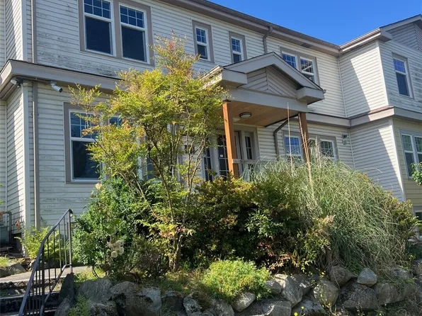 5071 8th Avenue NE, Seattle, WA 98105