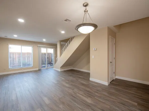 7166 N Fruit Ave APT 161, Fresno, CA 93711
