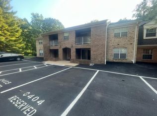 5904 Cove Landing Rd APT 204, Burke, VA 22015