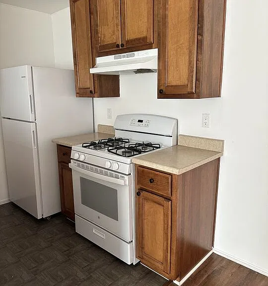 710 Crenshaw Blvd #201 — Photo 6