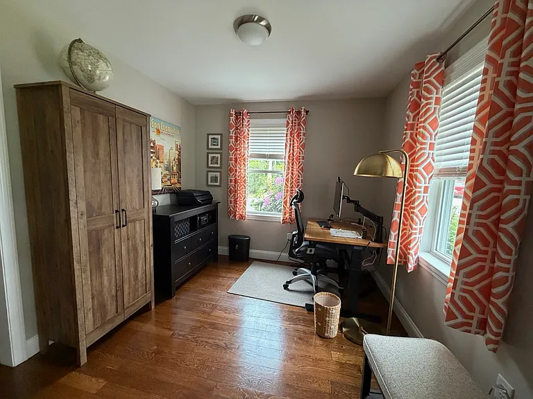 28 Hemlock Rd — Photo 4