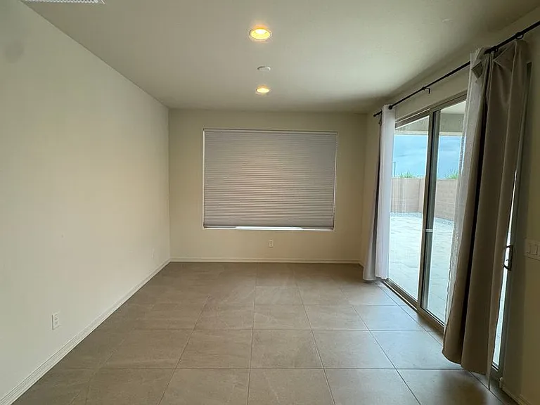 17156 W Smoketree Dr — Photo 7