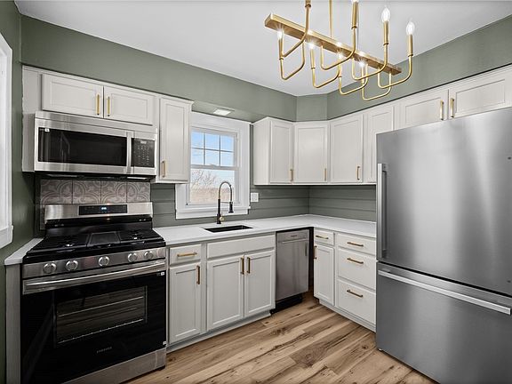 2nd image of 3127 Southern Dr