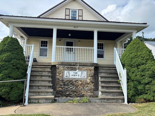 467 Maple Dr