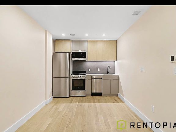 5th image of 302 Graham Ave APT 1A