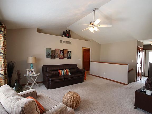 4th image of 23877 Autumnview Ln