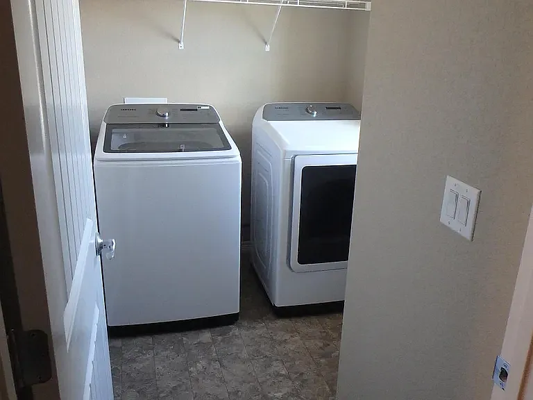10813 Rowley Dr — Photo 14