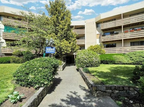 3255 Cook St, Saanich, BC