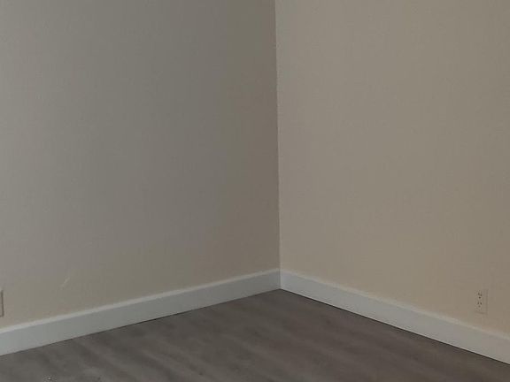 2nd image of 3352 Del Mar Ave #2
