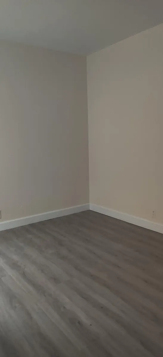 Building Photo - 3352 Del Mar Ave #2