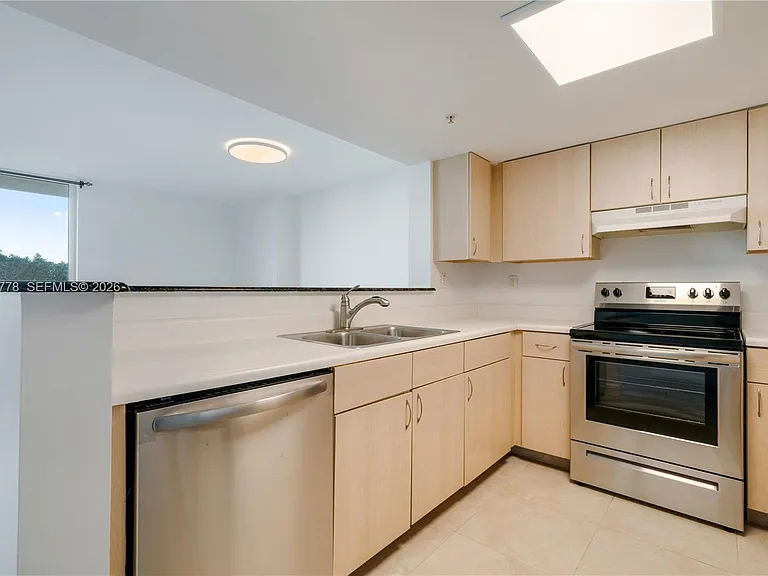 3000 Coral Way #511 — Photo 7