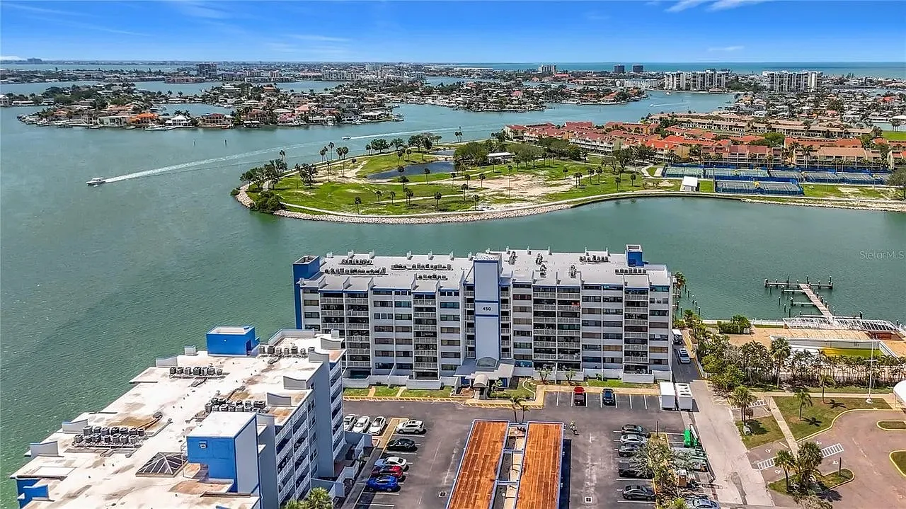 Amazing Waterfront getaway — Photo 3
