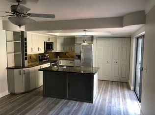 1421 Oxford Ln, Boynton Beach, FL 33426
