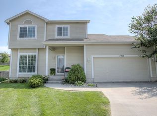 4902 N 151st Cir, Omaha, NE 68116