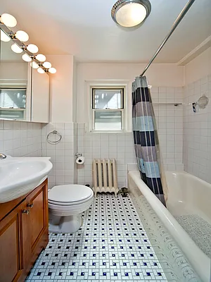 Sold by Diaman Group LLC | media 18