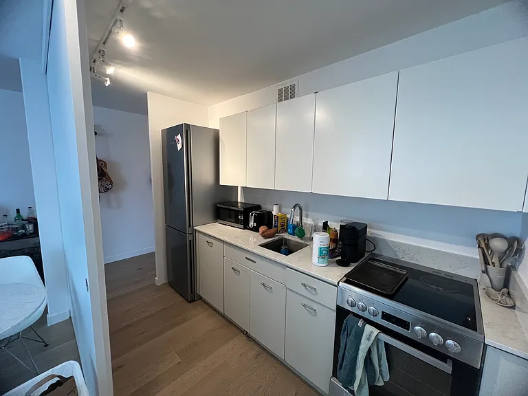 2400 N Lakeview Ave #1016 — Photo 6