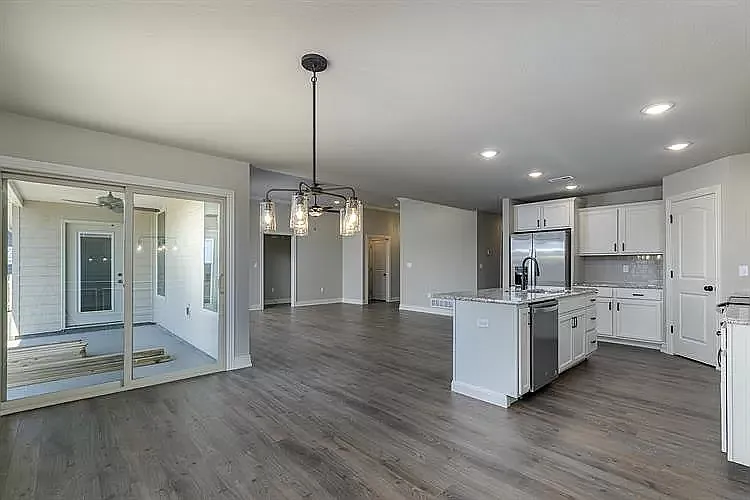 1905 Kenilworth Dr — Photo 15