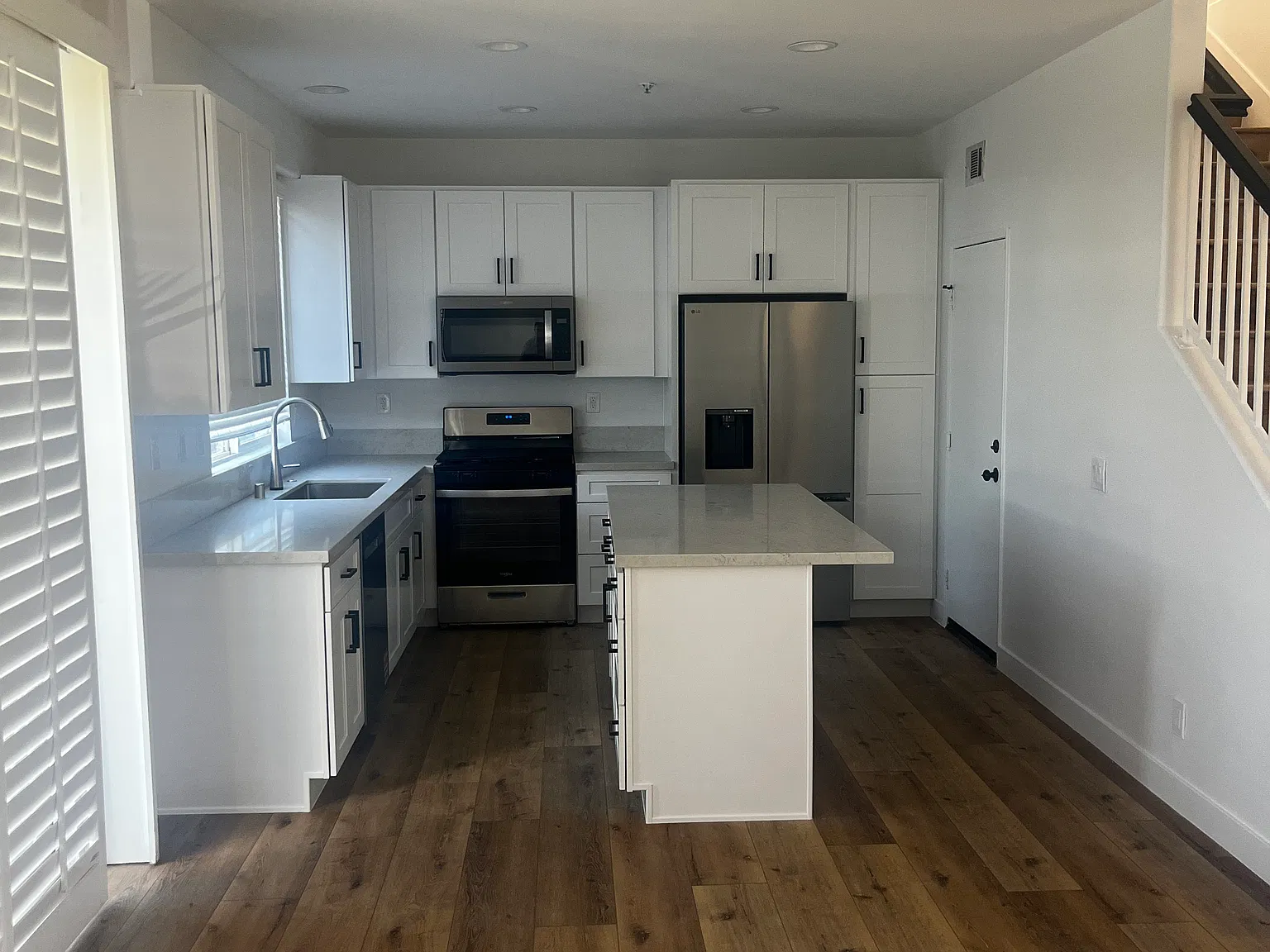 3 bed, 1364 sqft, $4,195 — Photo 1
