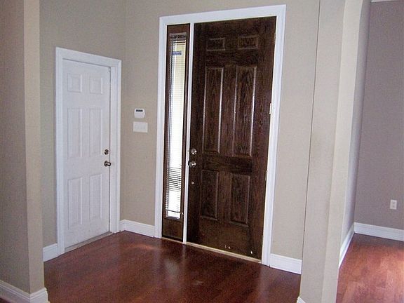 4th image of 400 Ciera Dr