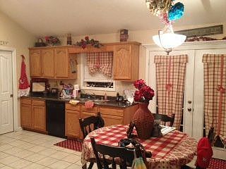 4th image of 579 Glenwood Dr