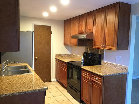 2nd image of 4261 Wessex Dr