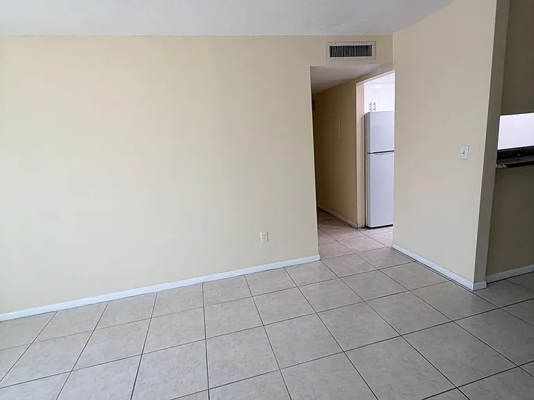925 W Oak Ridge Rd #C — Photo 7