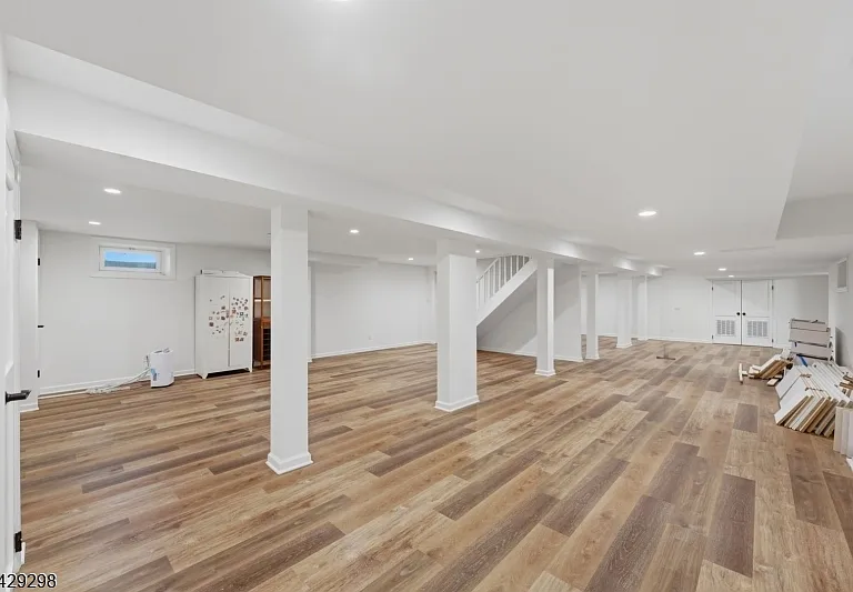 18 Tennyson Dr — Photo 15