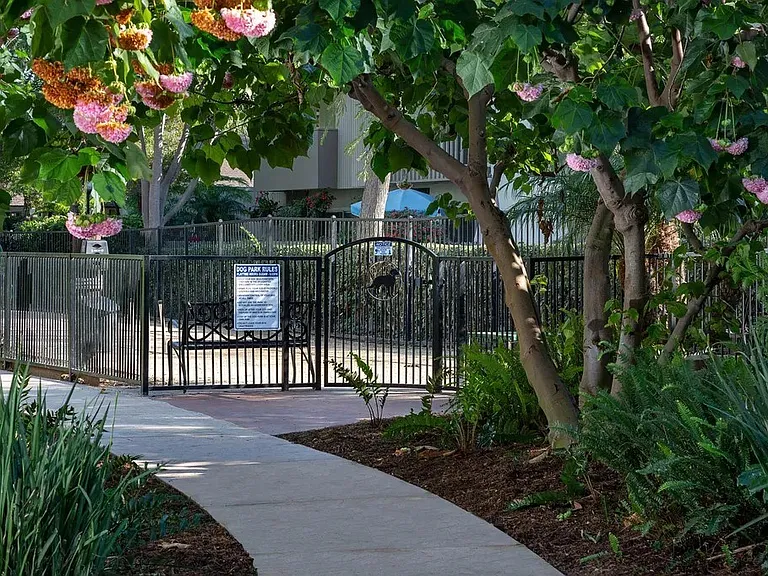 Harbour Lights Resort Apartments — Photo 7