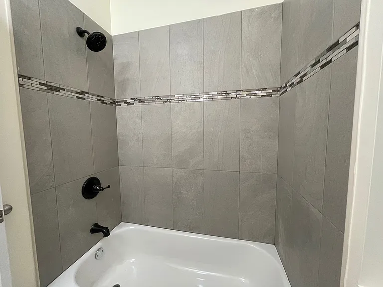 2348 N Harding Ave #3 — Photo 12