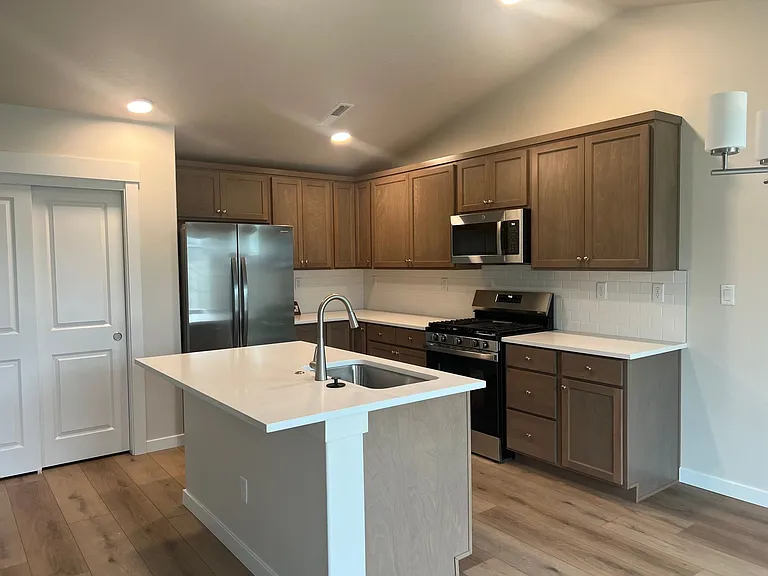 11121 Bluefield Dr — Photo 4