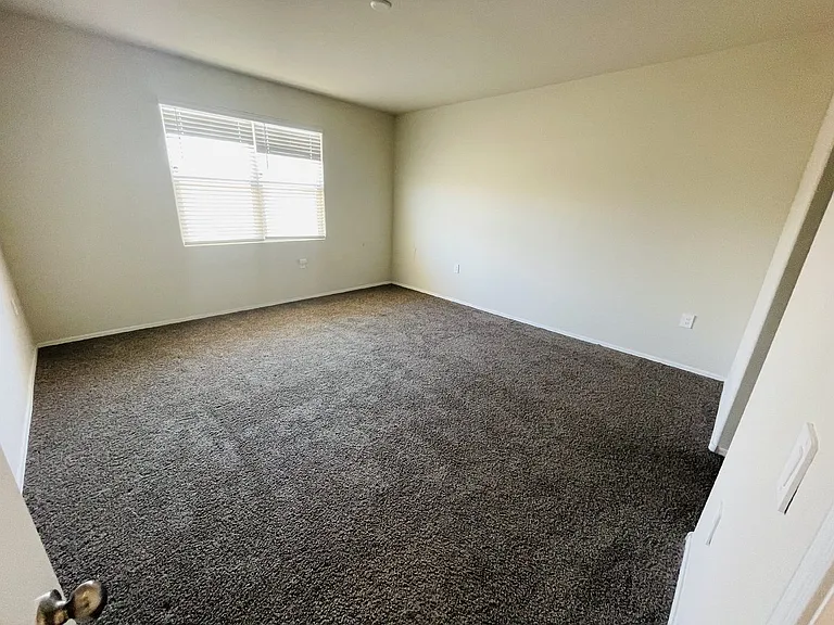 35433 W San Alvarez Ave — Photo 14