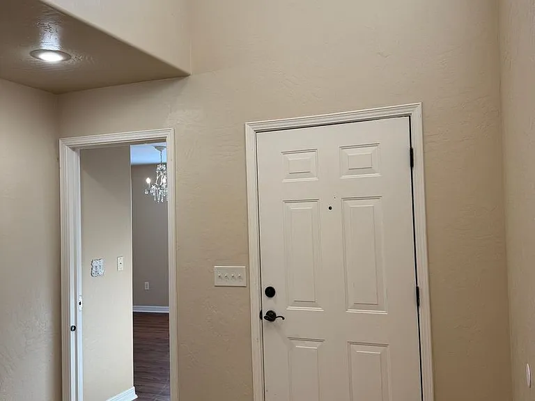 2043 Villa Napoli Loop E — Photo 5