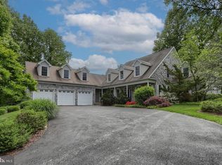 1060 Derry Woods Dr, Hummelstown, PA 17036