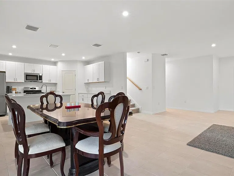 6305 Springmont Loop — Photo 12