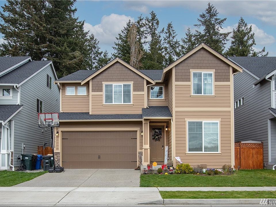 Welcome home to this beautiful 5-bedroom, 2.75-Bath home in Horizon Pointe. 2950 Sq. Ft. 