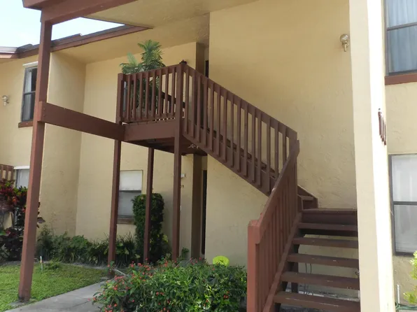 1110 E Lakeview Dr Drive E, Royal Palm Beach, FL 33411