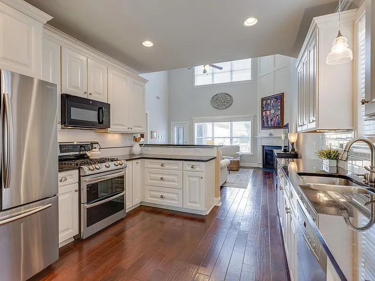 608 Patriot Ln — Photo 23