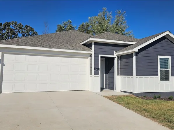 103 NW Pinwheel St, Gentry, AR 72734