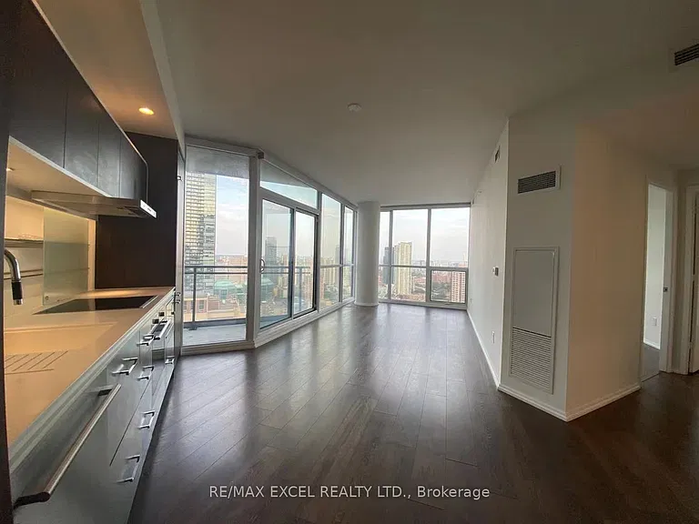 45 Charles St E #3312 — Photo 16