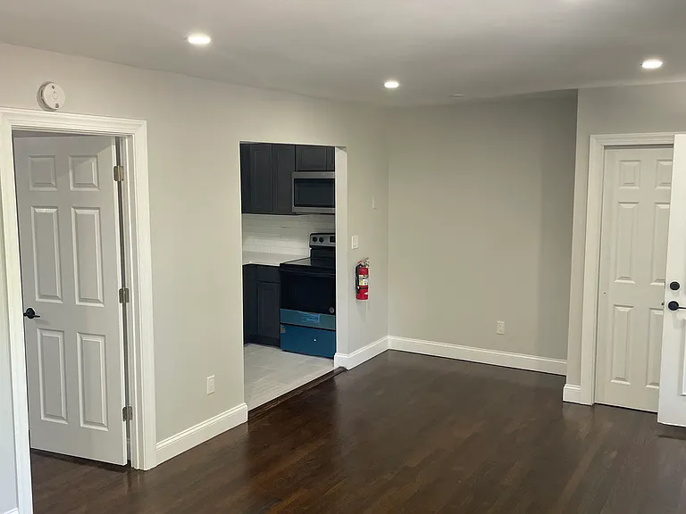 Grove Street Apartments — Photo 6