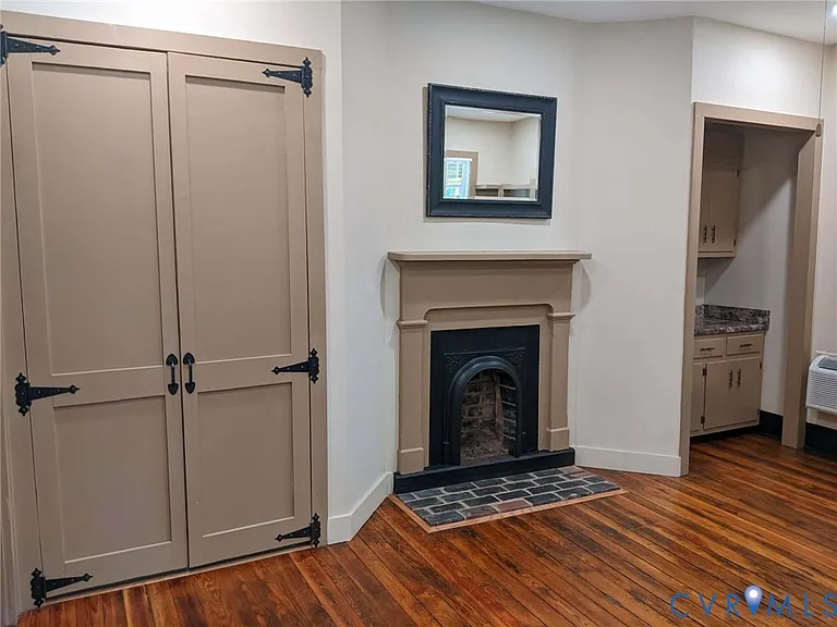 519 Grove Ave #B — Photo 9
