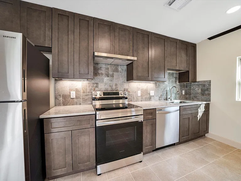 170 Stephen F Austin Blvd — Photo 14