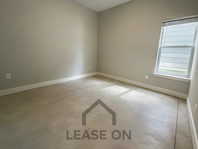 2902 W 55th St N — Photo 3