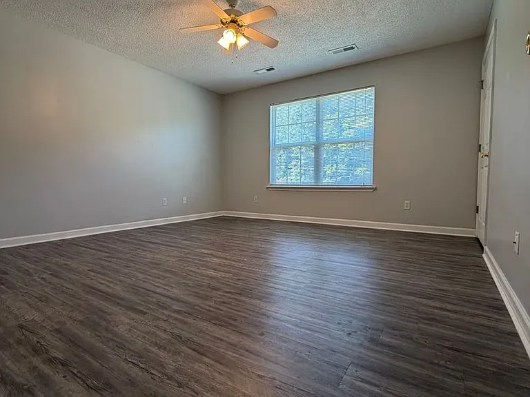 3332 Pinewood Ave — Photo 9